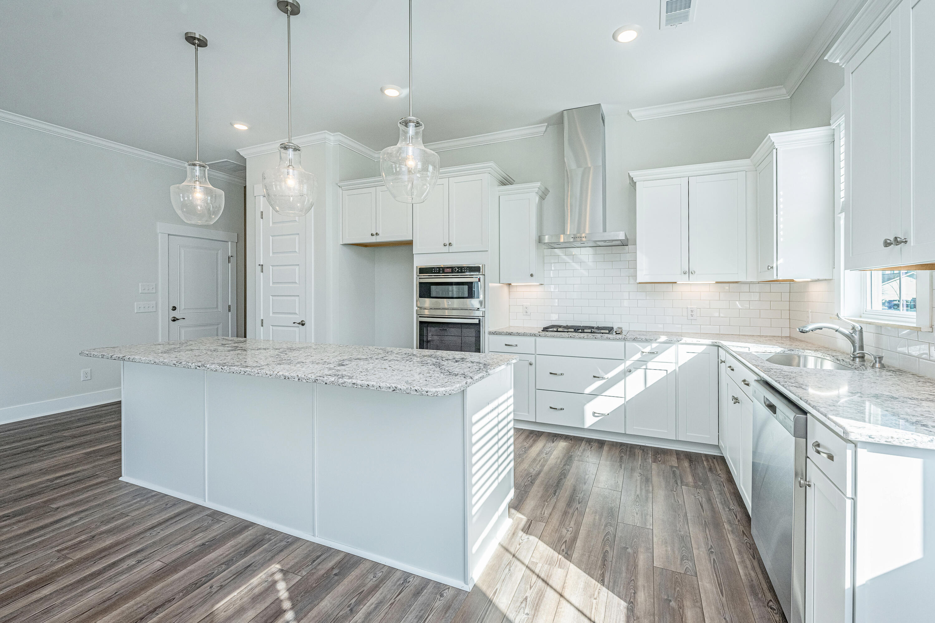 3528 Habenaria Road, Unit 24 Mount Pleasant, SC 29466 - Photo 15 of 33 Kitchen