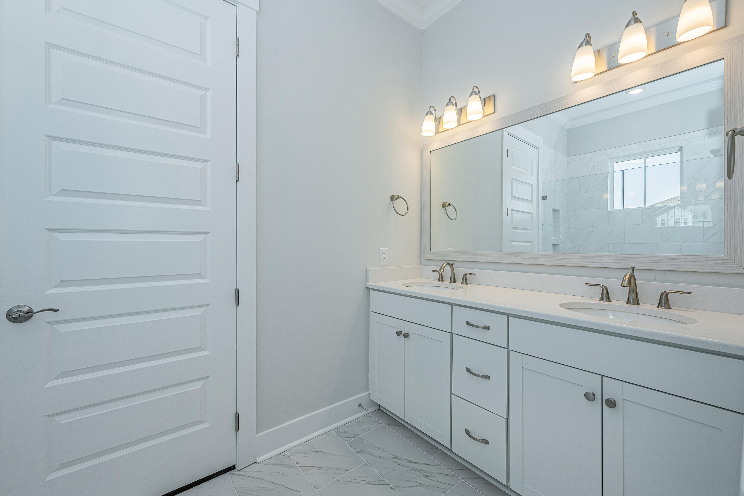 3528 Habenaria Road, Unit 24 Mount Pleasant, SC 29466 - Photo 24 of 33 Primary bathroom