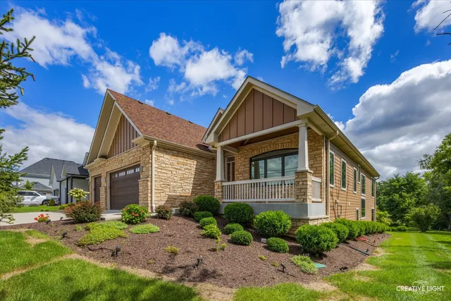 $969,900 | 7625 Dunham Road, Woodridge, IL 60517