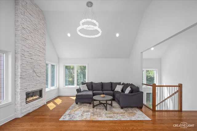 $969,900 | 7625 Dunham Road, Woodridge, IL 60517