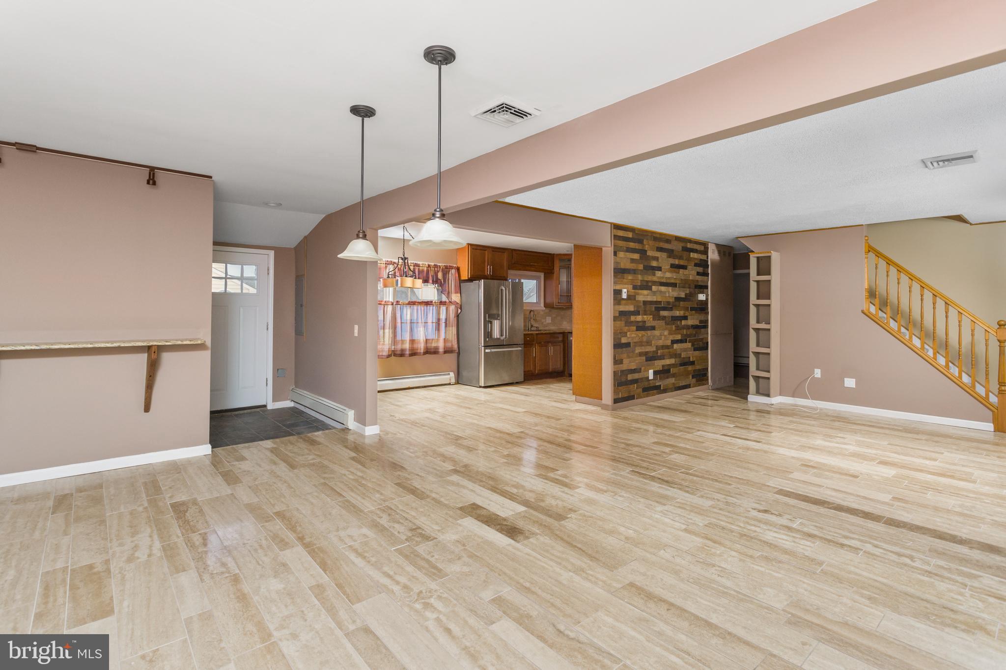 90 Cobalt Ridge Drive East, Unit E Levittown, PA 19057 - Photo 5 of 27