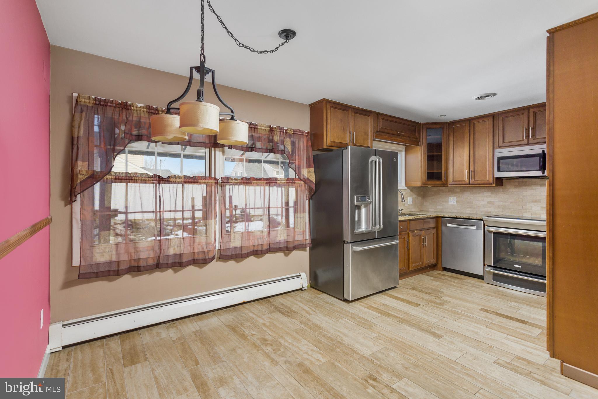 90 Cobalt Ridge Drive East, Unit E Levittown, PA 19057 - Photo 6 of 27 Kitchen