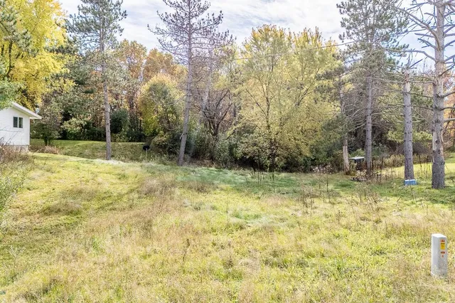 $239,900 | E1379 Larson Road, Waupaca, WI 54981