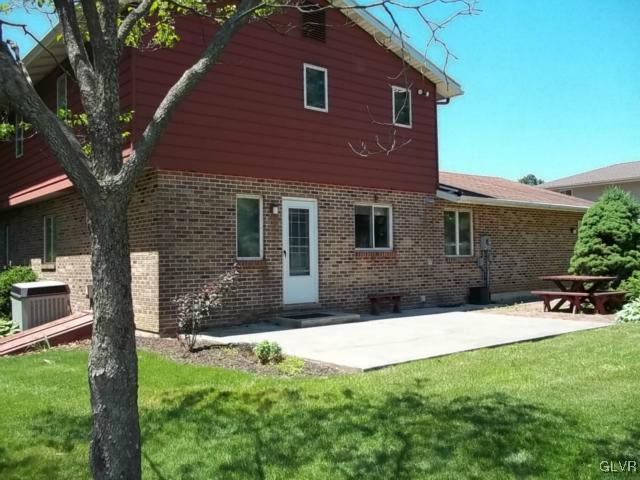 137 Elm Road Allentown, PA 18104 - Photo 3 of 9 Gallery Image 3