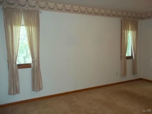 137 Elm Road Allentown, PA 18104 - Photo 6 of 9 Gallery Image 6