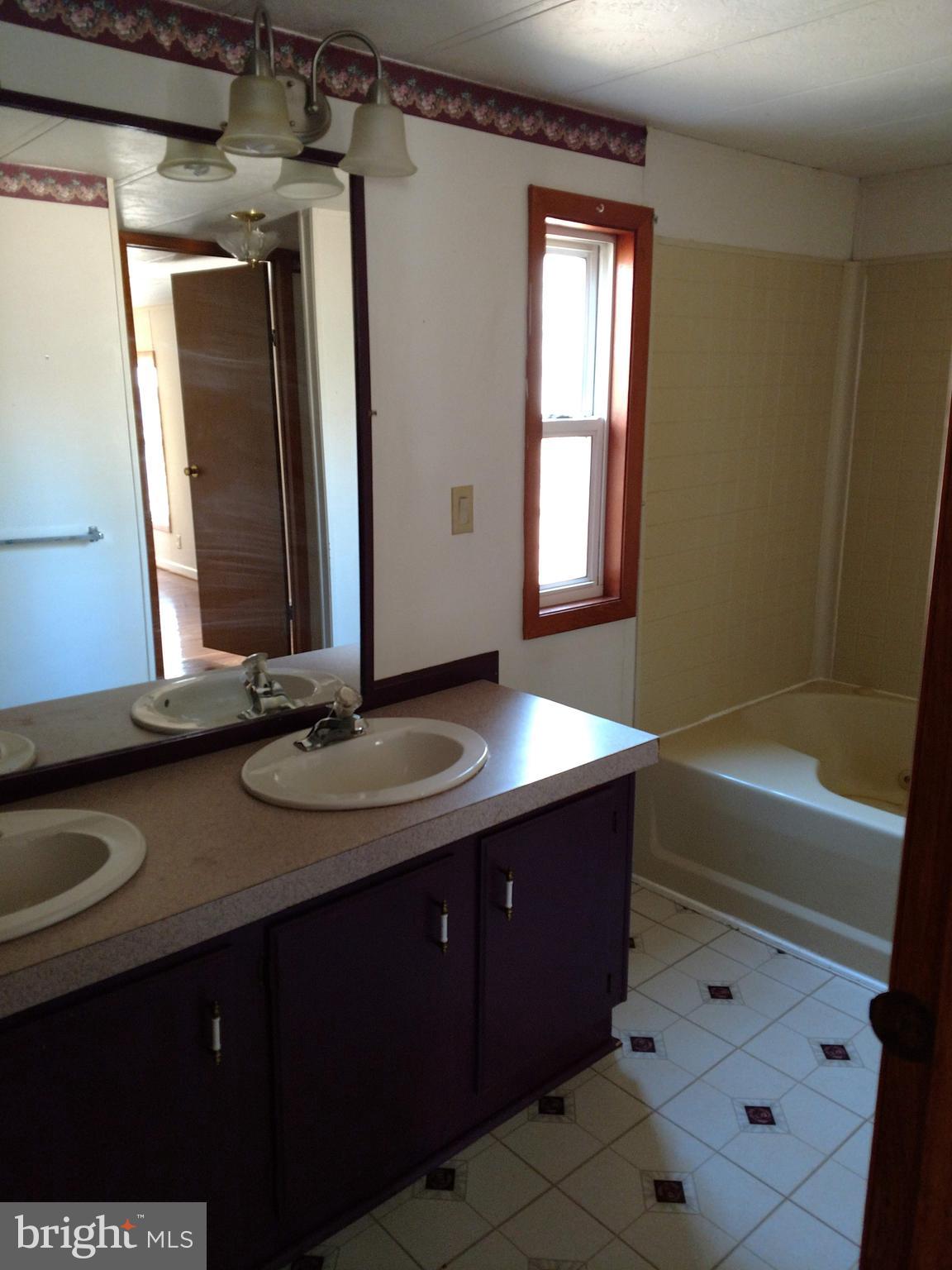 32283 Childress Road Locust Grove, VA 22508 - Photo 18 of 37 Master Bath
