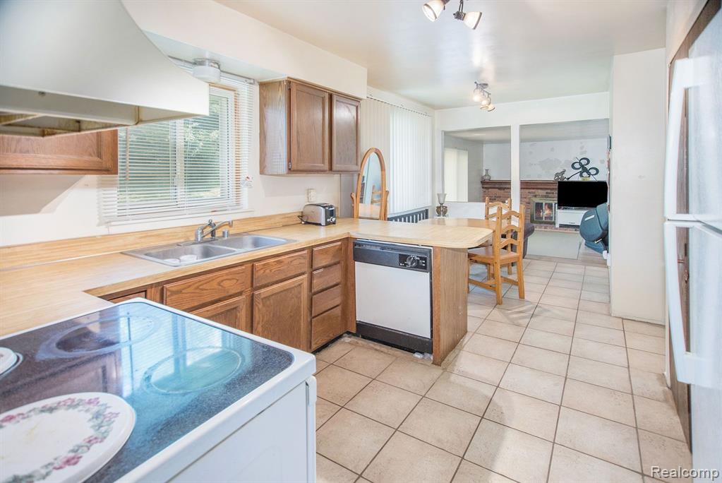 1635 Dennett Lane Rochester, MI 48307 - Photo 15 of 19