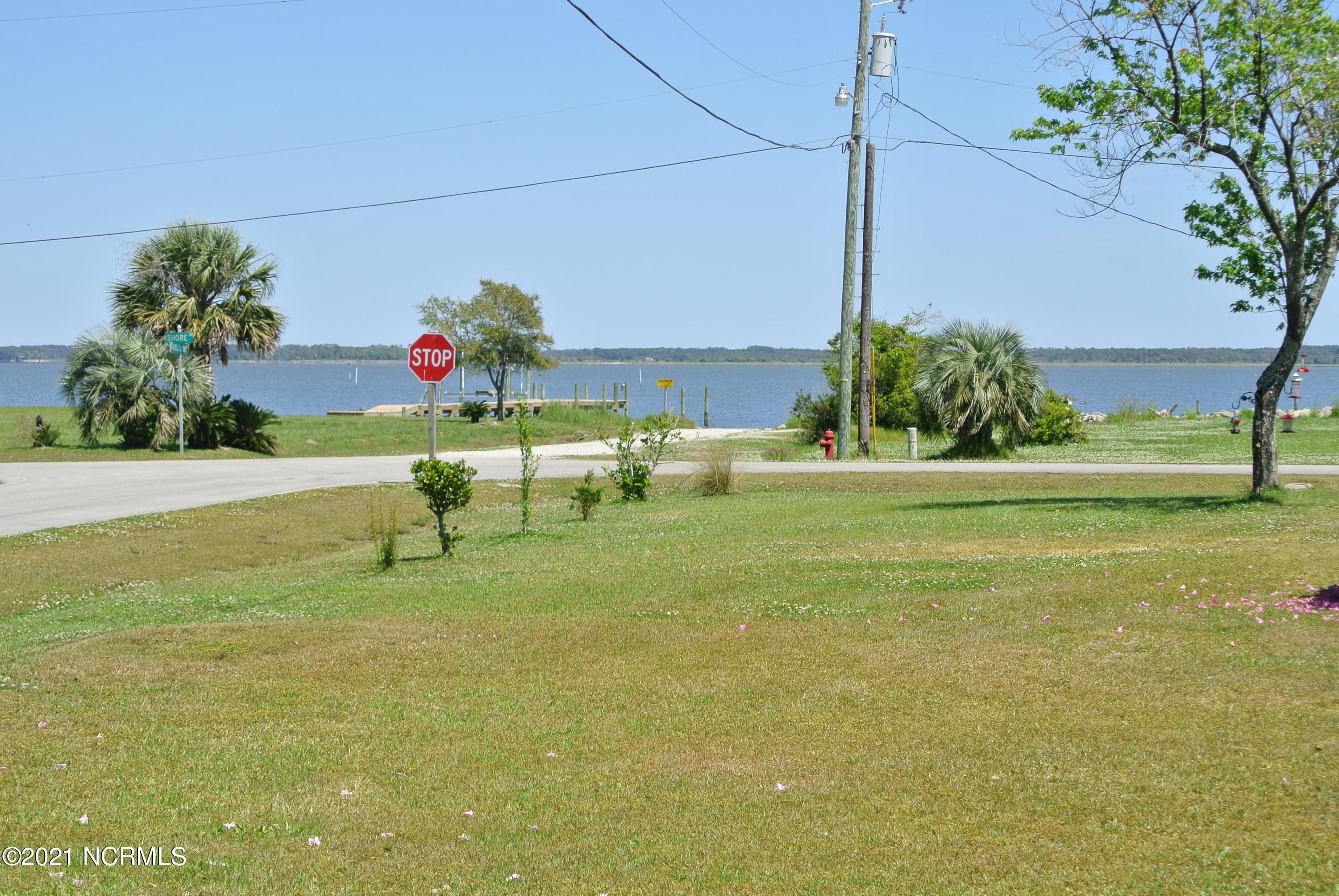 258 Shell Landing Road Beaufort, NC 28516 - Photo 8 of 66 DSC_2305