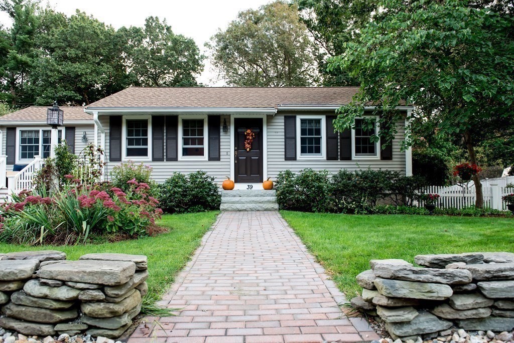 39 George Brown Street Billerica, MA 01821 - Photo 4 of 29 a view of a house with backyard and garden