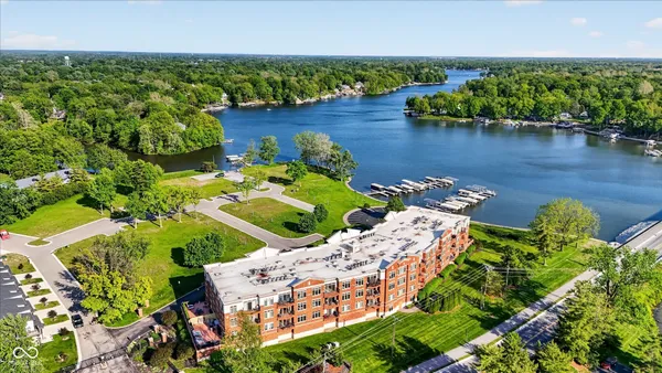 $344,900 | 20971 Shoreline Court, Unit 215, Noblesville, IN 46062