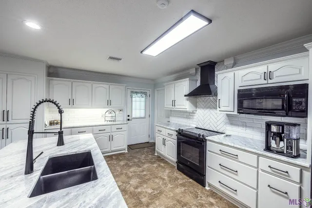 $375,000 | 108 Lindsey Drive, Houma, LA 70360