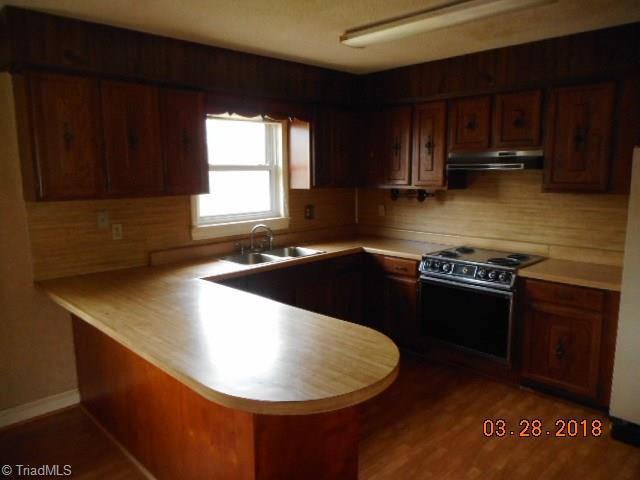 1178 Madison Road Madison, NC 27025 - Photo 4 of 15 Kitchen