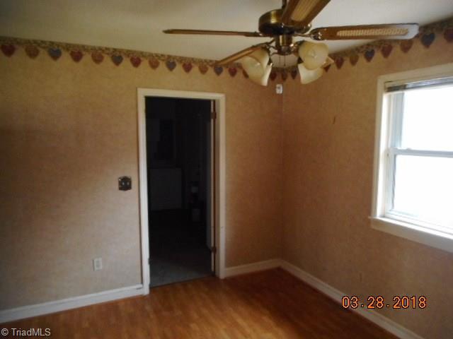1178 Madison Road Madison, NC 27025 - Photo 5 of 15 Dining