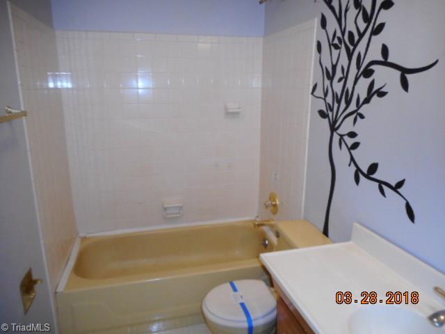 1178 Madison Road Madison, NC 27025 - Photo 7 of 15 Hall Bath