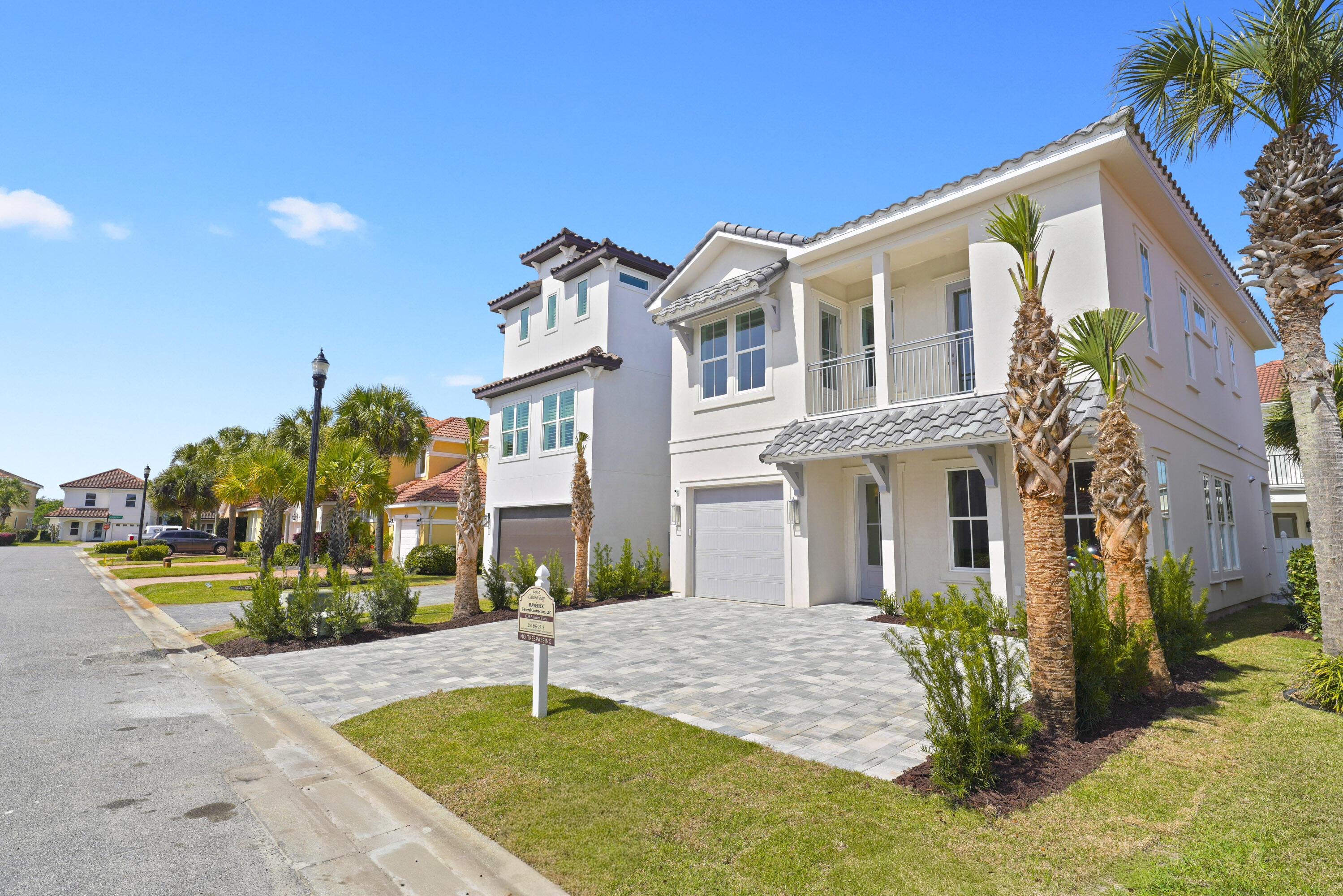 4734 Amhurst Circle Destin, FL 32541 - Photo 2 of 28 Image #2 | Angled exterior view with str