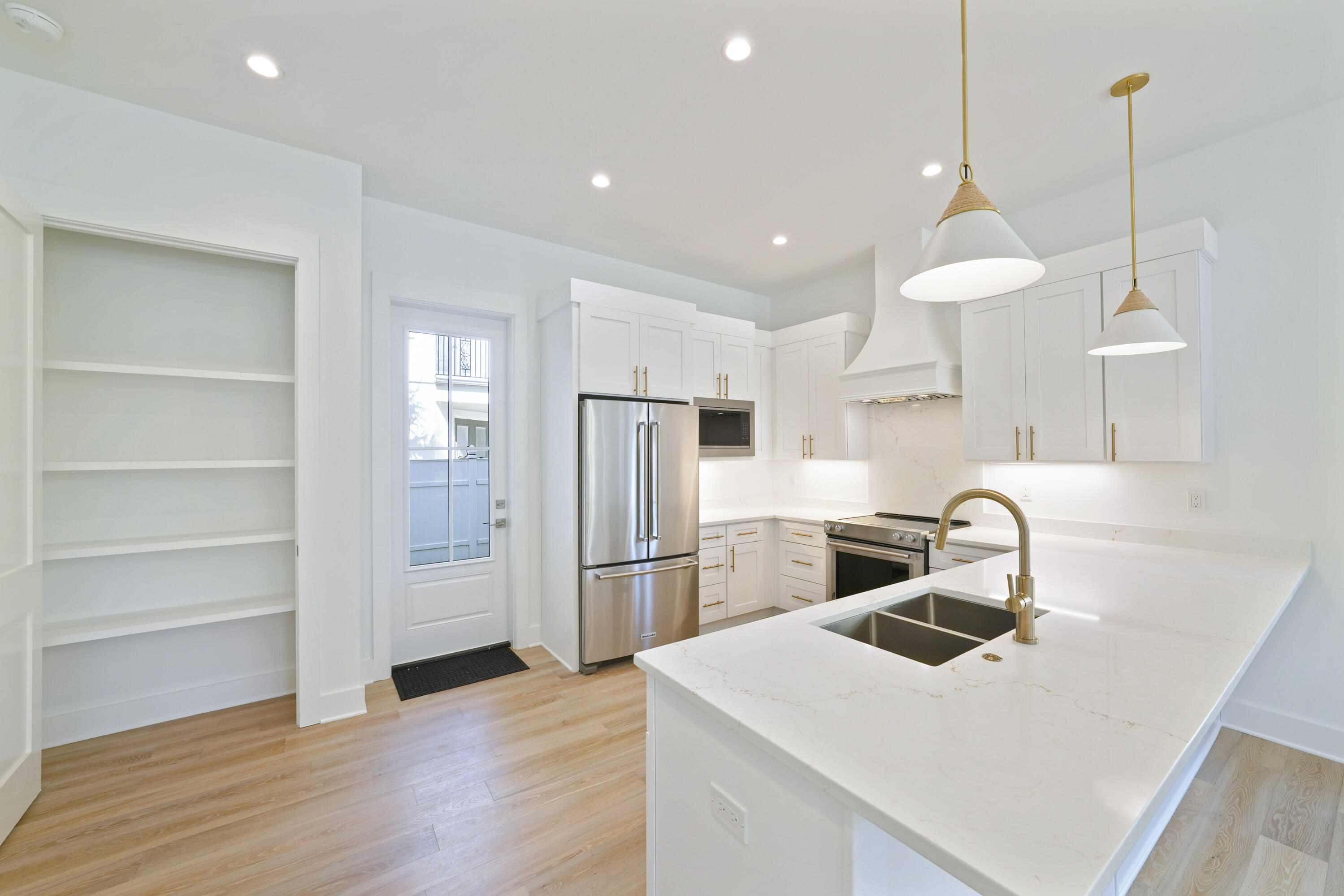 4734 Amhurst Circle Destin, FL 32541 - Photo 8 of 28 Image #8 | Kitchen with island, stainles