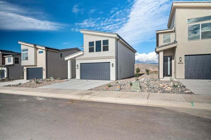 204 Desert Reflection Street St. George, UT 84790 - Photo 3 of 24 3