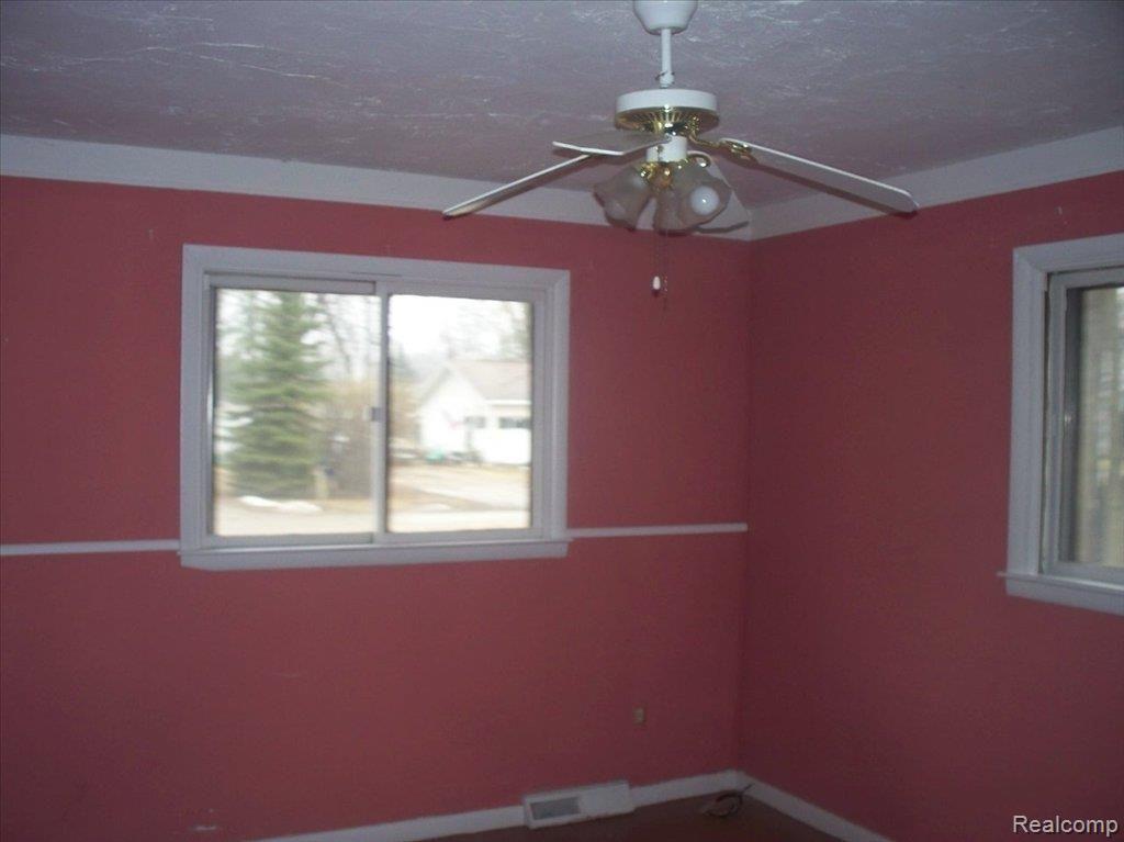 295 Michelson Road Rochester, MI 48307 - Photo 10 of 11 michelsonpelkeyalbion 008