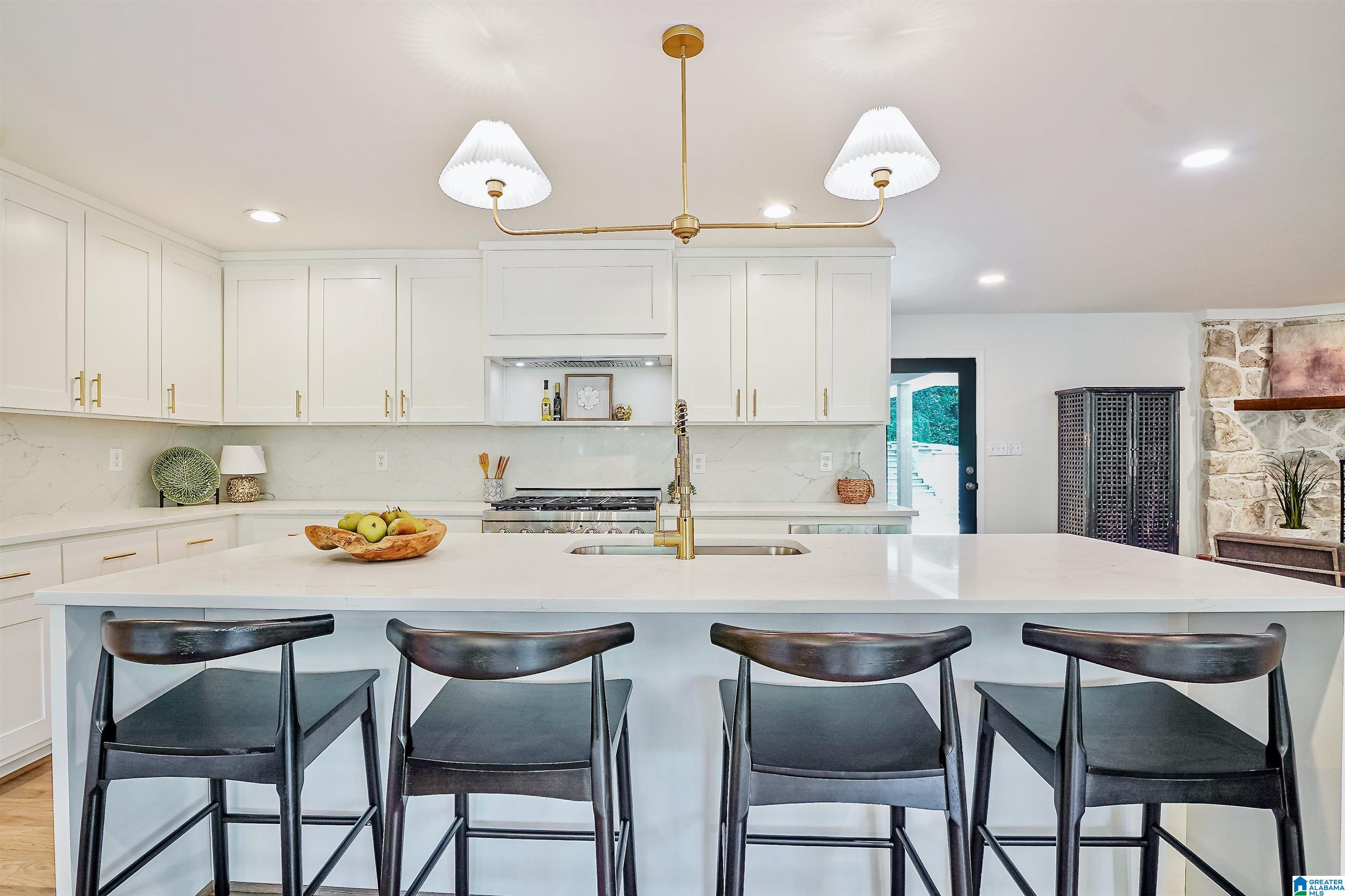 1739 Kensington Road Birmingham, AL 35209 - Photo 6 of 63