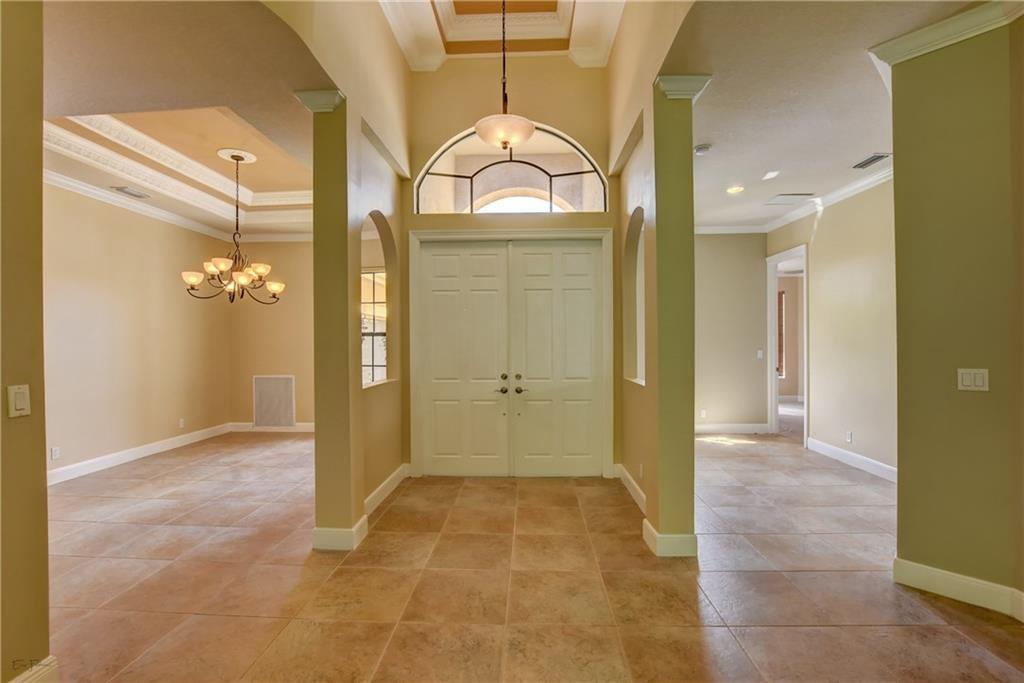 10295 Trianon Place Wellington, FL 33449 - Photo 4 of 26 a view of a bathroom with a shower