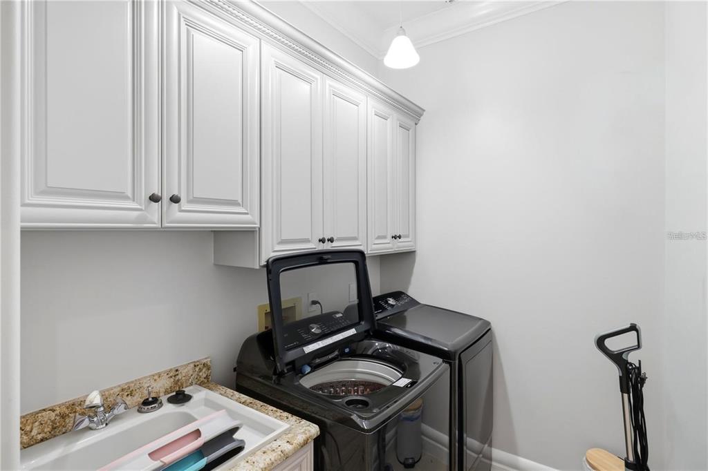 4034 Roberts Point Road Sarasota, FL 34242 - Photo 65 of 98 Gallery Image 65