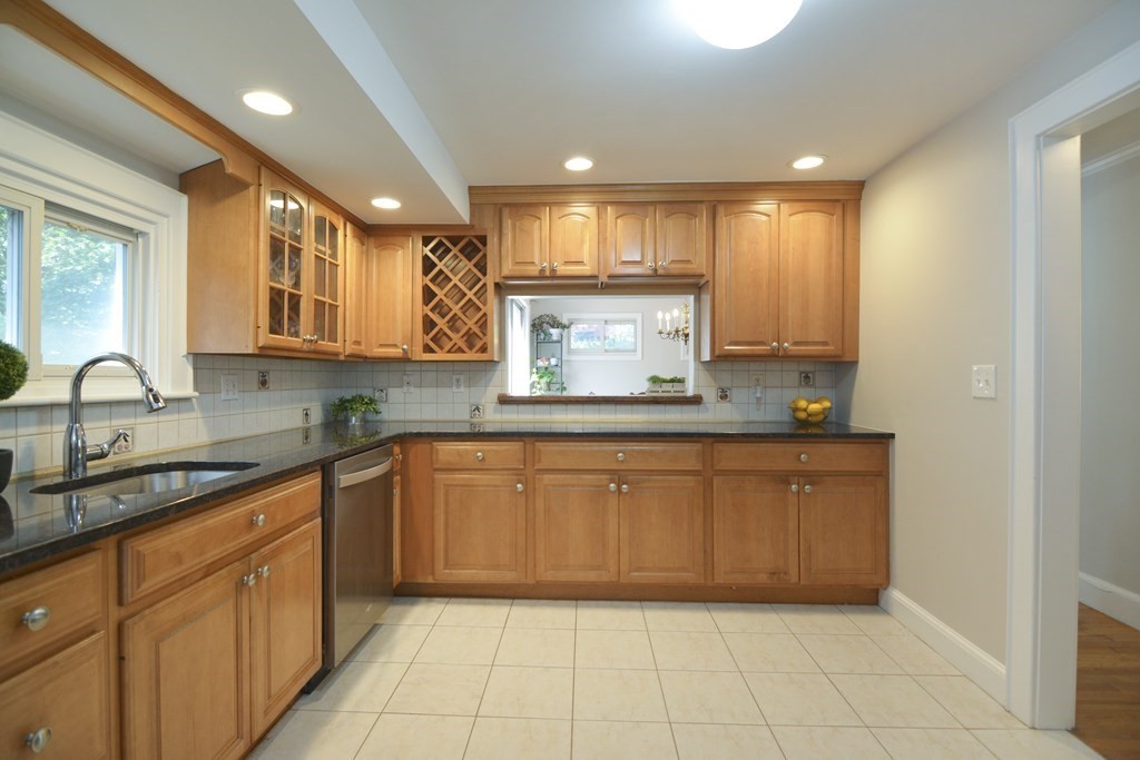 63 Gayland Road Needham, MA 02492 - Photo 5 of 40