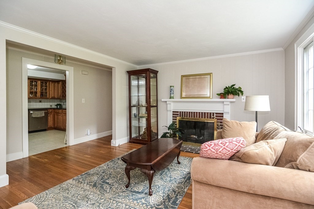 63 Gayland Road Needham, MA 02492 - Photo 7 of 40