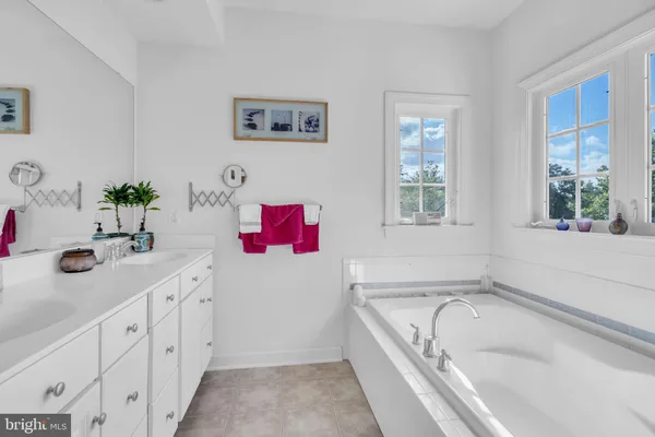 $1,025,000 | 9800 Goldenberry Hill Lane, Manassas, VA 20112