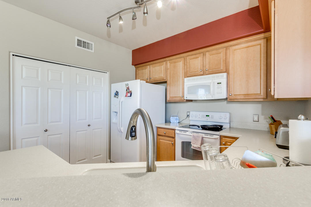 3330 South Gilbert Road, Unit 1004 Chandler, AZ 85286 - Photo 8 of 25 08-Gilbert