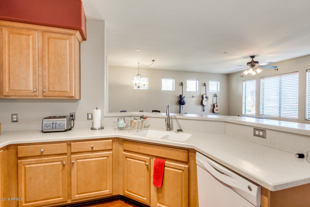 3330 South Gilbert Road, Unit 1004 Chandler, AZ 85286 - Photo 10 of 25 10-Gilbert