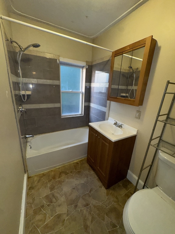 30-32 Colchester Street Springfield, MA 01109 - Photo 8 of 14