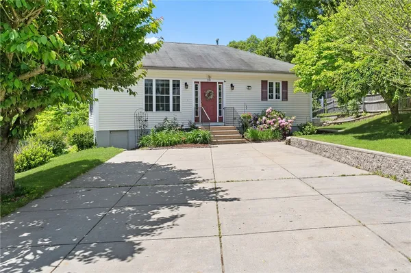 $424,900 | 28 Fairview Avenue, Cumberland, RI 02864