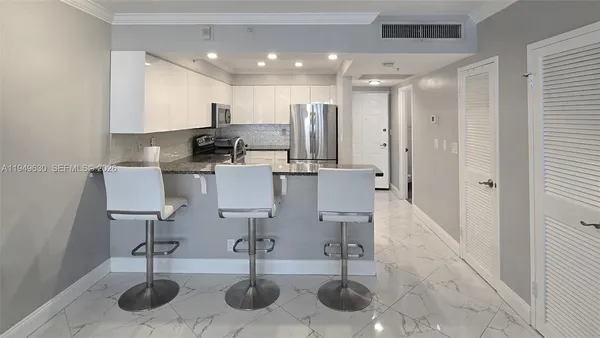 $2,600 | 2501 South Ocean Drive, Unit 503, Hollywood, FL 33019