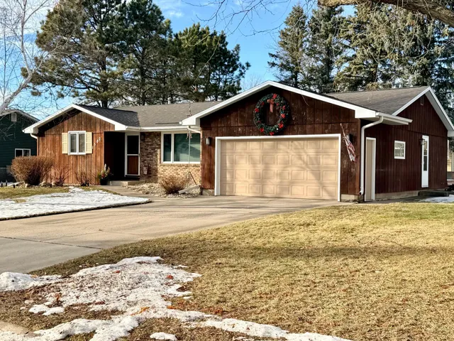 $347,500 | 1502 Indian Hill Road, Worthington, MN 56187