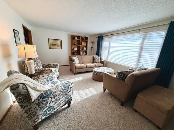 $347,500 | 1502 Indian Hill Road, Worthington, MN 56187