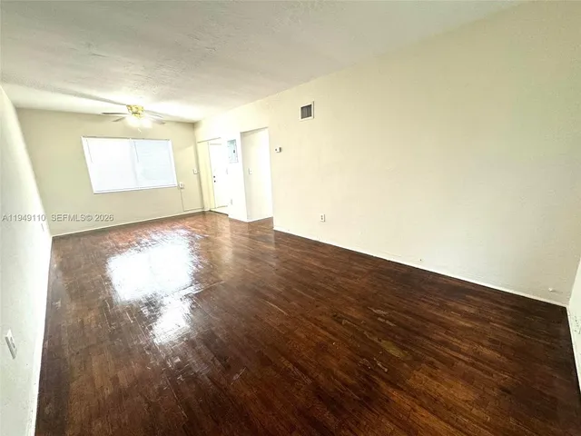 $1,900 | 433 Santander Avenue, Unit 2, Coral Gables, FL 33134