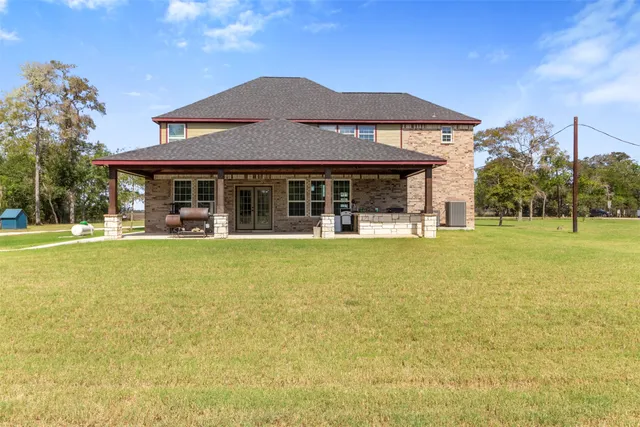 $699,900 | 19920 County Road 647, Guy, TX 77444