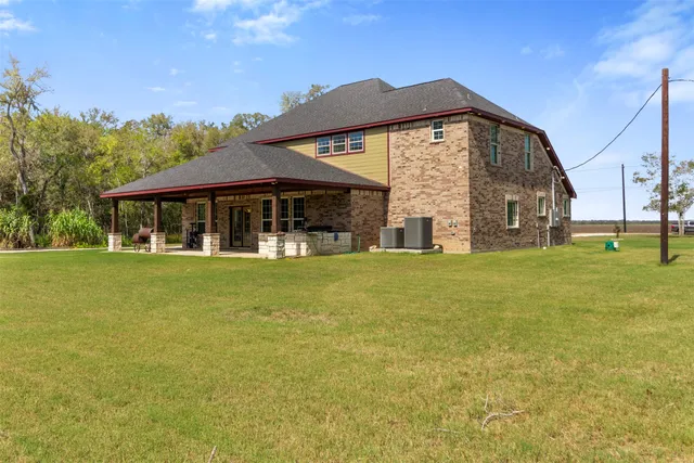 $699,900 | 19920 County Road 647, Guy, TX 77444