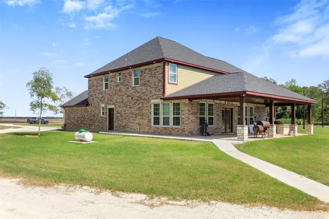 $699,900 | 19920 County Road 647, Guy, TX 77444