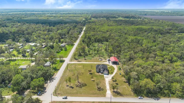 $699,900 | 19920 County Road 647, Guy, TX 77444