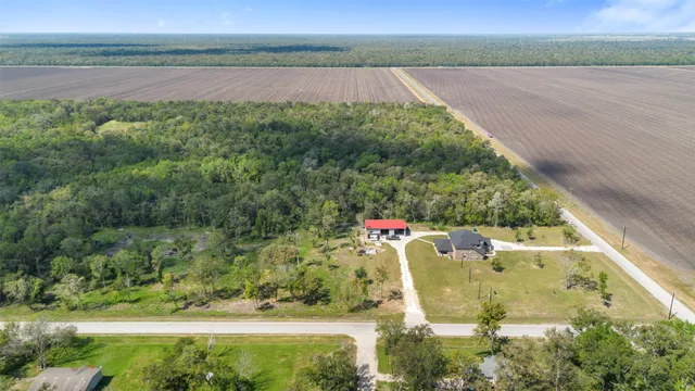 $699,900 | 19920 County Road 647, Guy, TX 77444