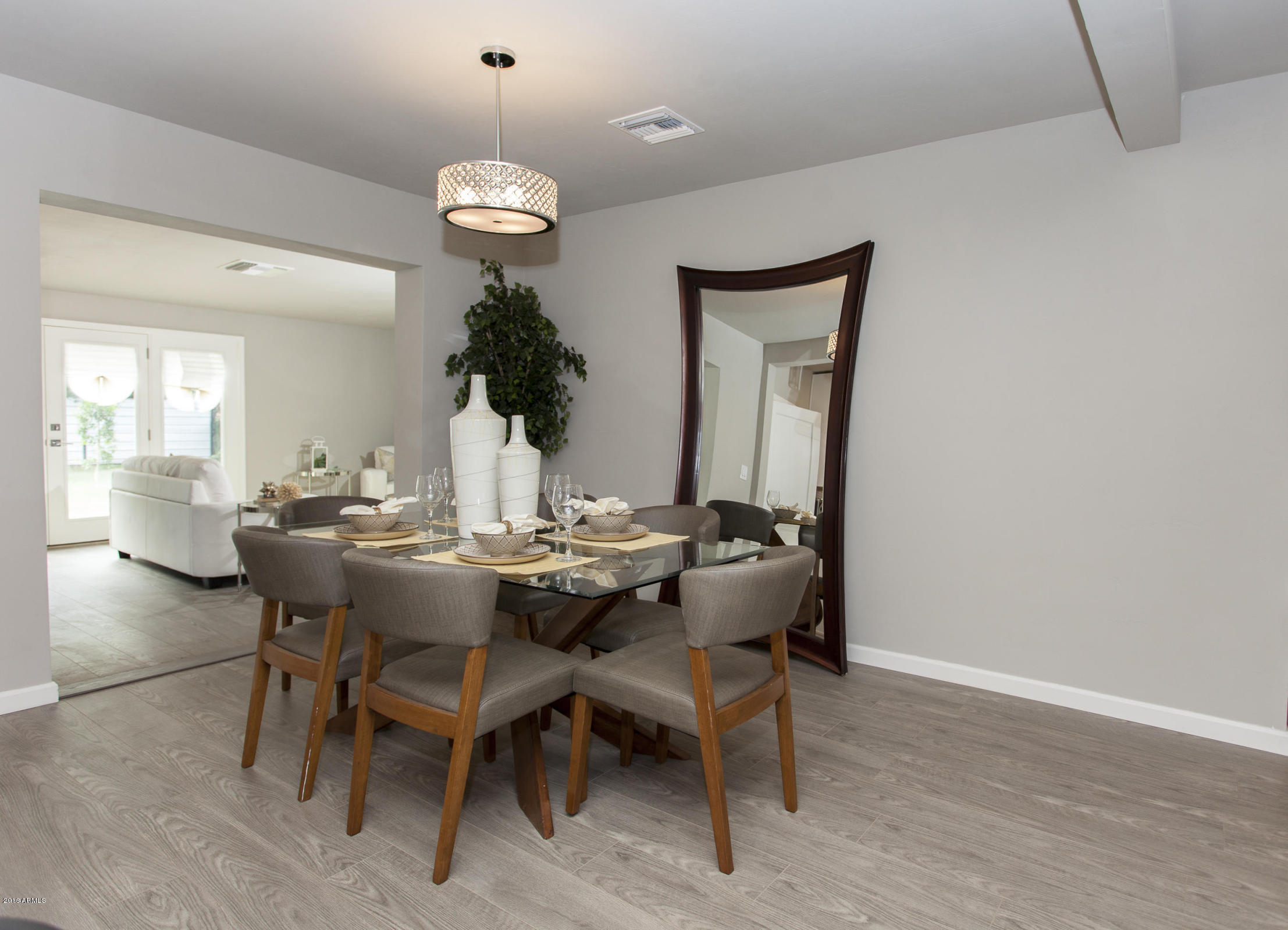 2545 East Turney Avenue Phoenix, AZ 85016 - Photo 12 of 27 Dining area