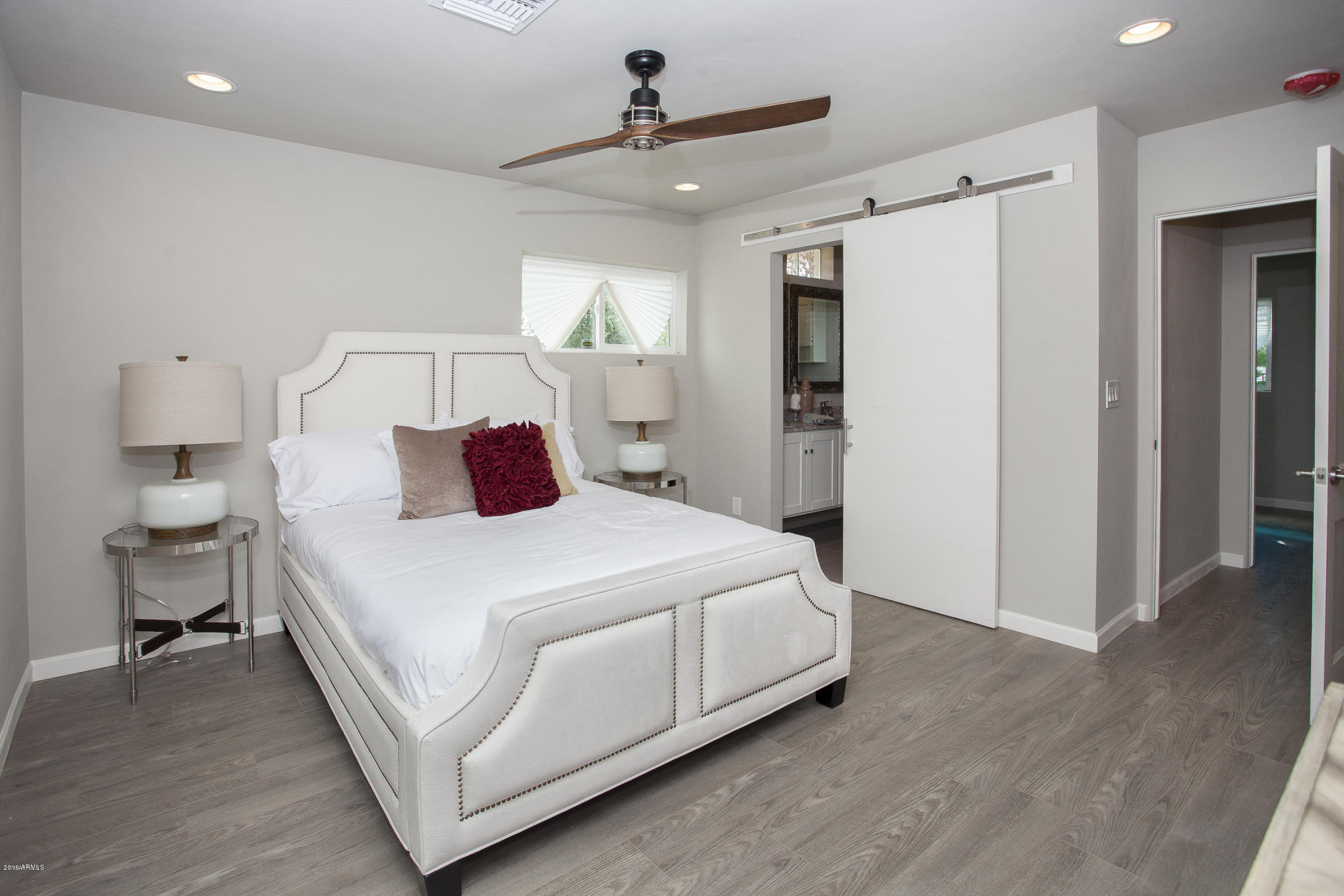 2545 East Turney Avenue Phoenix, AZ 85016 - Photo 17 of 27 Master suite