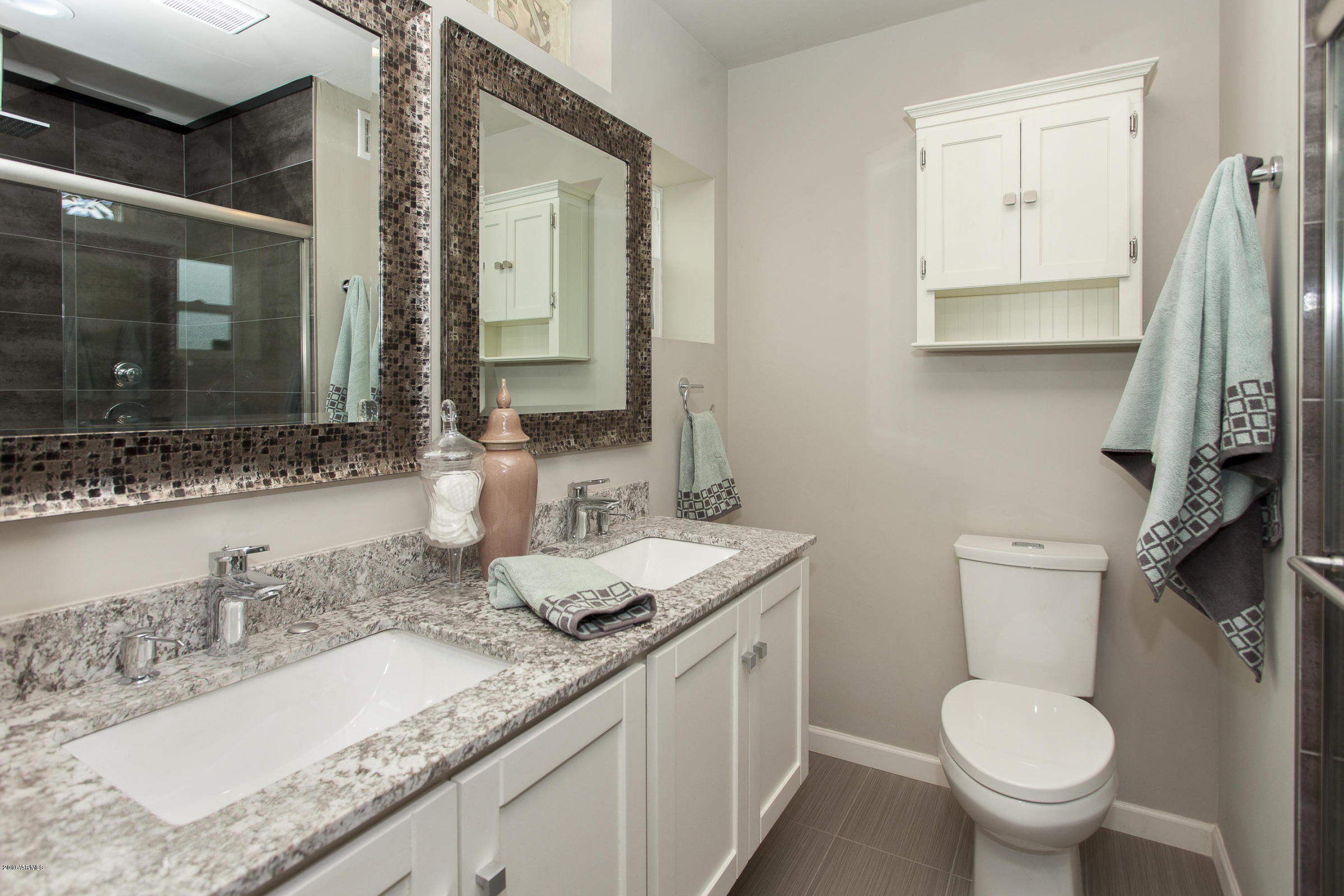 2545 East Turney Avenue Phoenix, AZ 85016 - Photo 19 of 27 Master bathroom