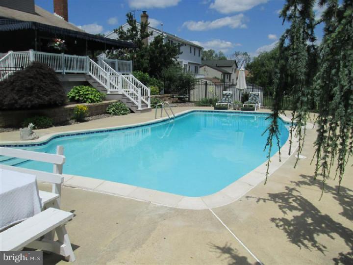 121 Conestoga Drive Sinking Spring, PA 19608 - Photo 7 of 22 Gallery Image 7
