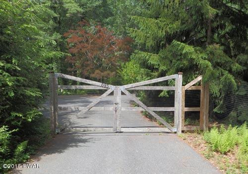 Gate