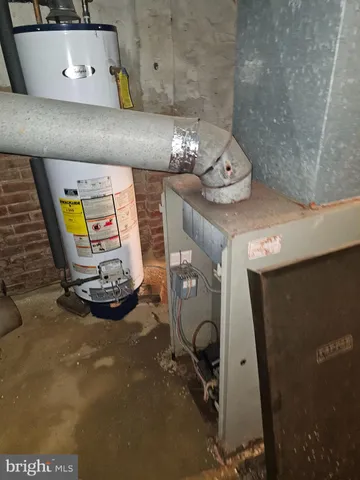 a view of utility room