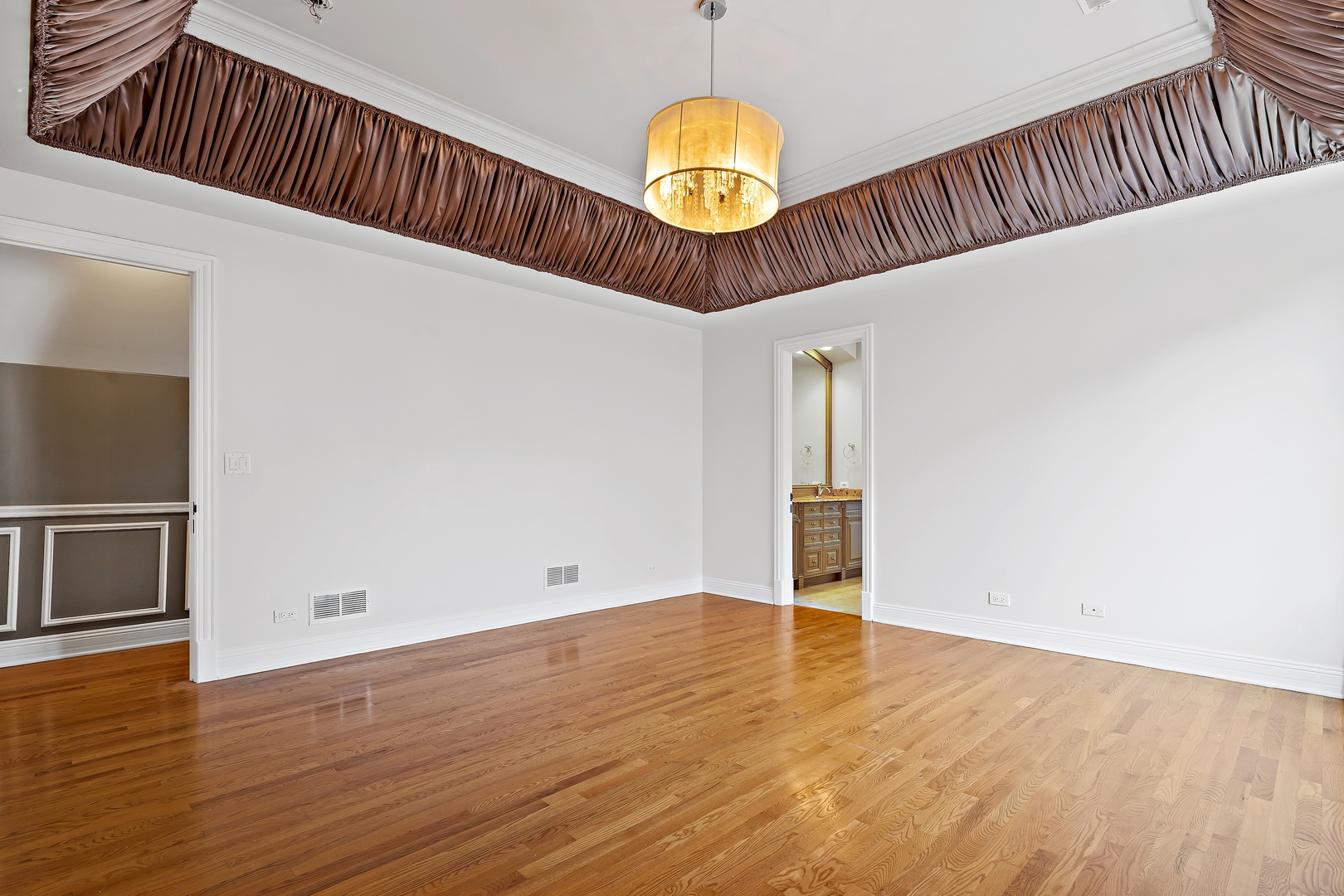 3151 Keystone Road Northbrook, IL 60062 - Photo 25 of 48 a view of an empty room