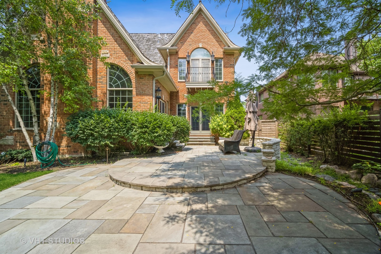 3151 Keystone Road Northbrook, IL 60062 - Photo 46 of 48 a front view of a house with garden