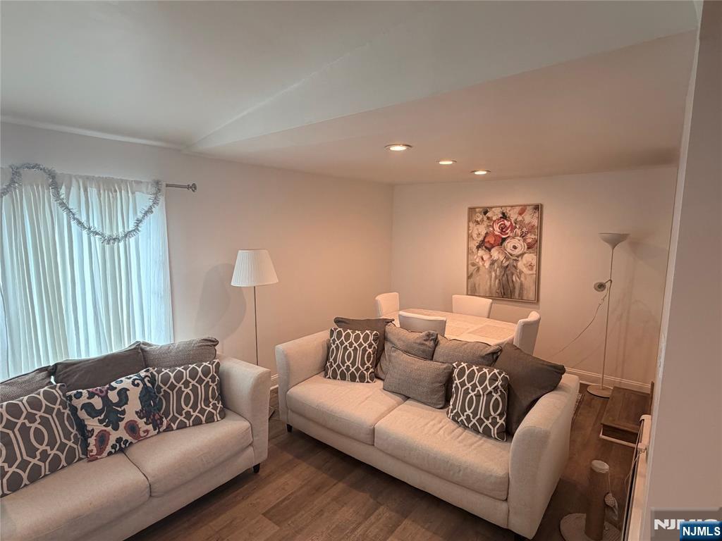347 Forest Avenue Paramus, NJ 07652 - Photo 4 of 13